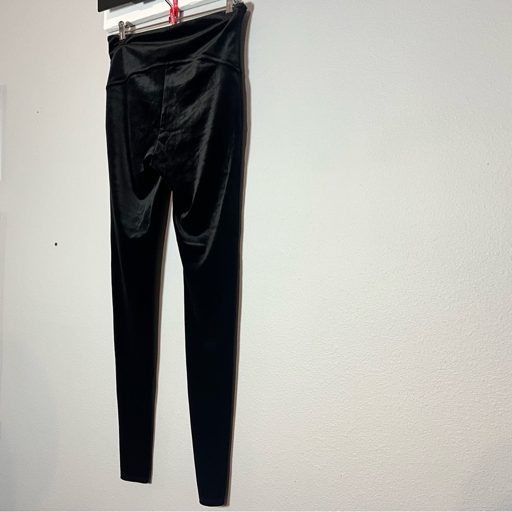 Spanx Velvet Black High Waisted Leggings Size Large Fall Holidays Christmas - Picture 9 of 9